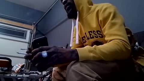 Snapshot of slickerthan12 chatting on 02-09-25, 01:22 BBC Hanging online show from 02-09-25, 01:22