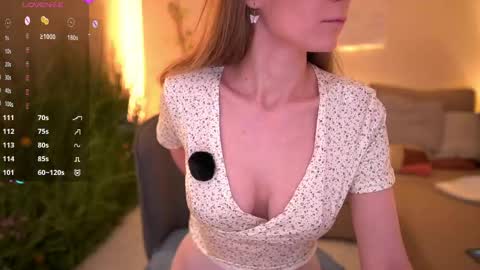 Snapshot of slickmewet chatting on 05-31-26, 07:48 Elise 165cm 50kg online show from 05-31-26, 07:48