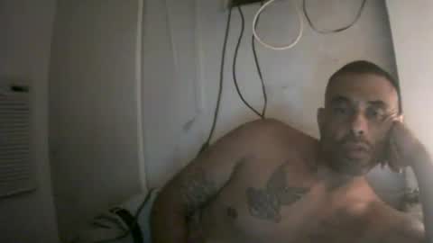 Snapshot of slickstre chatting on 06-16-26, 07:22 slickstre online show from 06-16-26, 07:22