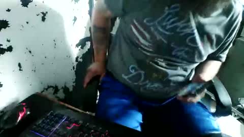 Snapshot of slickwill2391 chatting on 06-10-26, 07:13 slickwill2391 online show from 06-10-26, 07:13