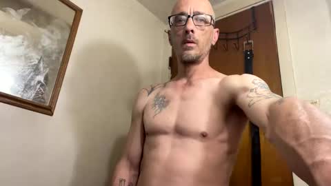 Snapshot of slim315488 chatting on 04-24-26, 08:44 slim315488 online show from 04-24-26, 08:44