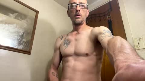 Snapshot of slim315488 chatting on 04-25-26, 05:43 slim315488 online show from 04-25-26, 05:43