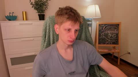 Snapshot of slim_andy chatting on 12-13-24, 06:42 Andy online show from 12-13-24, 06:42