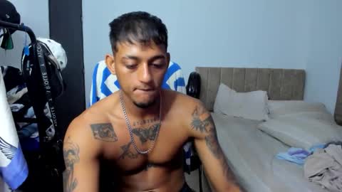 Snapshot of slim_master12 chatting on 01-05-26, 09:40 slim_master12 online show from 01-05-26, 09:40