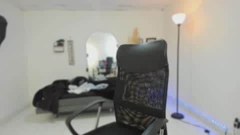 Snapshot of slim_master12 chatting on 01-18-26, 03:05 slim_master12 online show from 01-18-26, 03:05