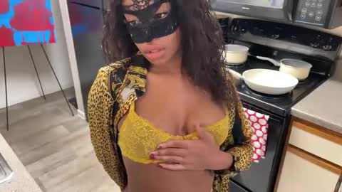 Snapshot of slimaddictionxxx chatting on 02-04-25, 08:06 Barbie Stylebender online show from 02-04-25, 08:06