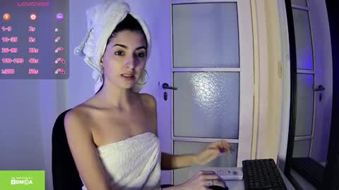 Snapshot of slimbaby69 chatting on 02-20-25, 08:14 Ivi online show from 02-20-25, 08:14