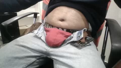 Snapshot of slimjimorange9 chatting on 11-06-25, 01:39 slimjimorange9 online show from 11-06-25, 01:39