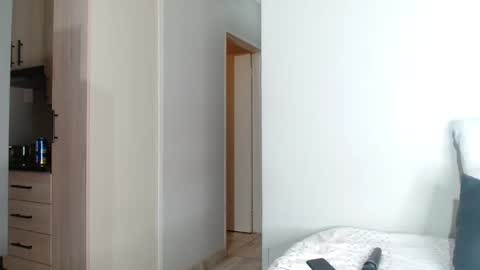 slimsofreaky online show from 12-06-24, 07:23