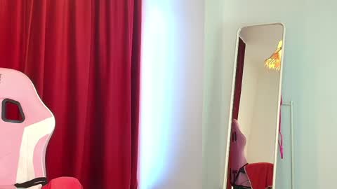 Lara online show from 04-29-26, 04:05