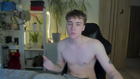 Mila online show from 02-08-25, 01:11