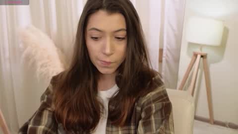 Emilia online show from 11-28-25, 12:08