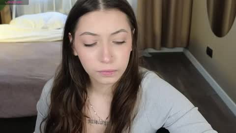 Emilia online show from 05-11-26, 12:22