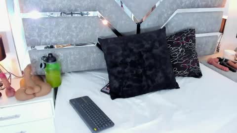 slut_milf_ online show from 05-01-26, 11:15