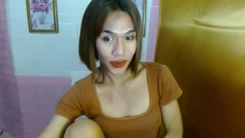 Snapshot of slutqueen_raz chatting on 10-03-25, 02:47 Raz online show from 10-03-25, 02:47