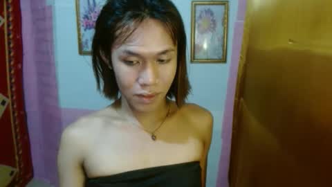 Snapshot of slutqueen_raz chatting on 11-04-25, 01:10 Raz online show from 11-04-25, 01:10