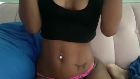 Snapshot of sluttyandsmall chatting on 10-16-25, 01:06 Jade online show from 10-16-25, 01:06