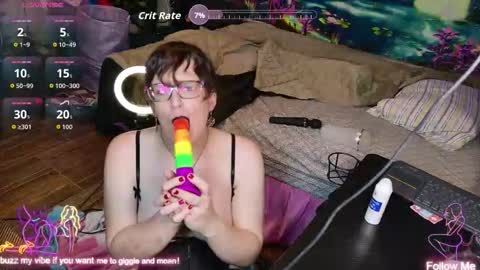 Snapshot of sluttyfrea chatting on 10-24-25, 04:53 Faye online show from 10-24-25, 04:53