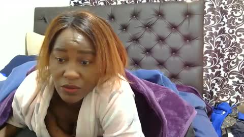 sluttylaura18 online show from 06-09-26, 10:05