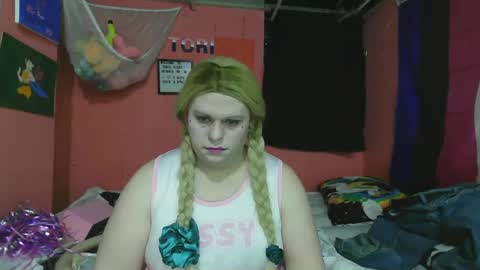 Snapshot of sluttytorismith chatting on 02-10-25, 04:30 Tori Smith online show from 02-10-25, 04:30