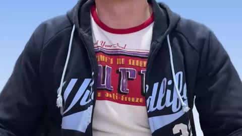 Snapshot of slvbcn75 chatting on 11-16-25, 08:47 slvbcn75 online show from 11-16-25, 08:47