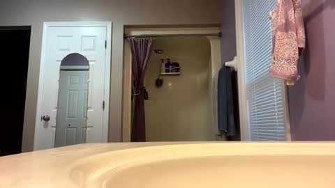 Snapshot of sly050585 chatting on 01-08-26, 09:39 sly050585 online show from 01-08-26, 09:39