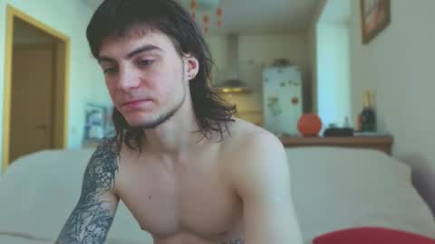 Snapshot of sly_gus chatting on 03-10-26, 05:34 Gus online show from 03-10-26, 05:34