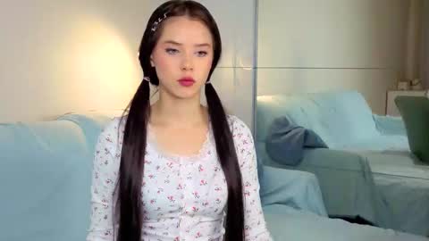 Snapshot of slyshypie chatting on 09-16-25, 01:34 Lily online show from 09-16-25, 01:34