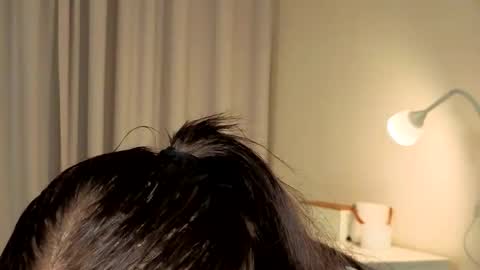 Snapshot of slyshypie chatting on 10-04-25, 01:31 Lily online show from 10-04-25, 01:31