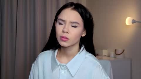 Lily online show from 02-05-26, 01:27