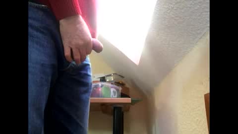 Bernd online show from 12-16-25, 01:27