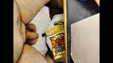 Snapshot of small_1986 chatting on 01-25-25, 12:16 transmisin gratuita bajo demanda  free broadcast on demand online show from 01-25-25, 12:16