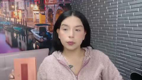 Mariana Torres online show from 10-11-25, 01:53