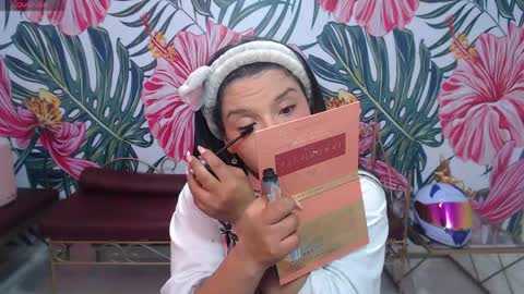 Mariana Torres online show from 05-05-26, 01:19