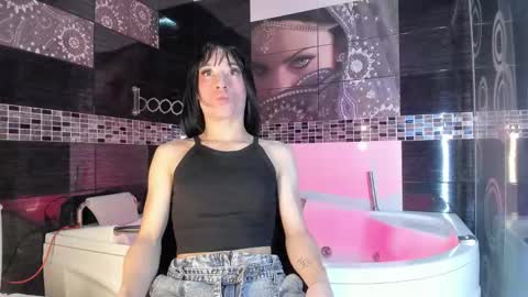 Snapshot of small_hot19 chatting on 10-05-25, 08:56 Small Hot19 online show from 10-05-25, 08:56