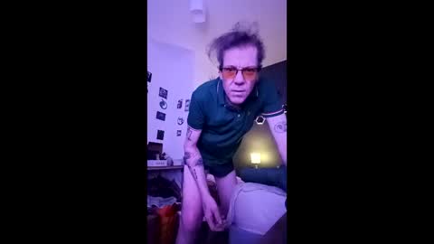 smalldick1975704669 online show from 05-02-26, 02:27