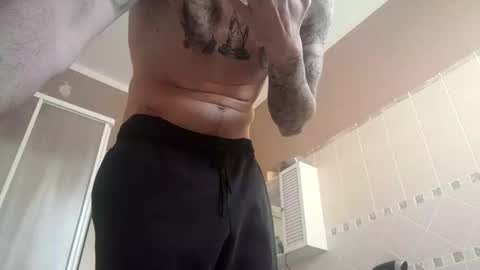 Snapshot of smallone8825 chatting on 04-11-26, 09:35 smallone8825 online show from 04-11-26, 09:35