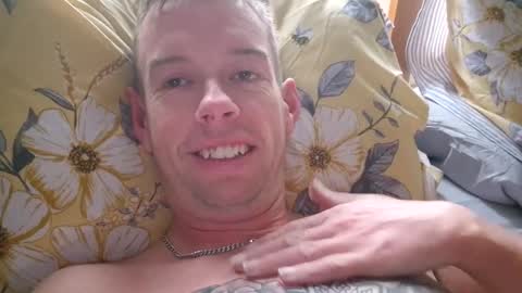 Snapshot of smallville456 chatting on 10-11-25, 07:18 smallville456 online show from 10-11-25, 07:18