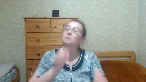 smart_rose online show from 12-14-25, 04:56