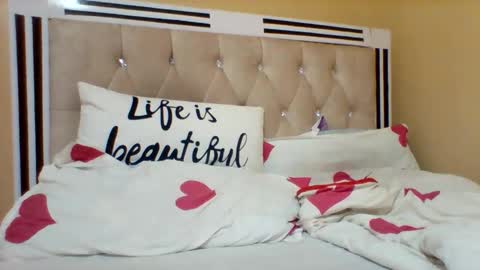 Snapshot of smartqueen1 chatting on 03-31-26, 05:41 Katerina online show from 03-31-26, 05:41