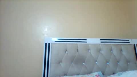 Snapshot of smartqueen1 chatting on 04-15-26, 12:12 Katerina online show from 04-15-26, 12:12
