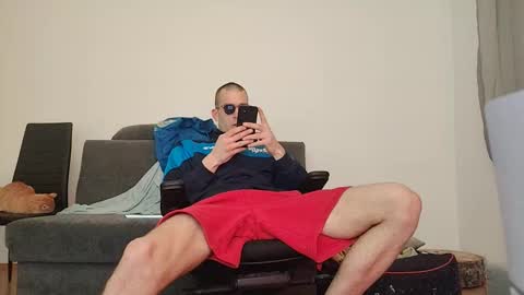 Snapshot of smeksi1 chatting on 02-14-26, 08:27 smeksi1 online show from 02-14-26, 08:27