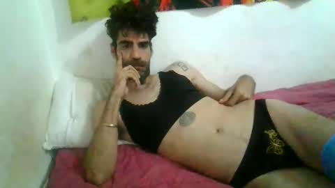 Snapshot of smile3555 chatting on 12-21-25, 08:16 willy online show from 12-21-25, 08:16