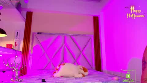 Snapshot of smile__1 chatting on 09-22-25, 01:40 smile__1 online show from 09-22-25, 01:40