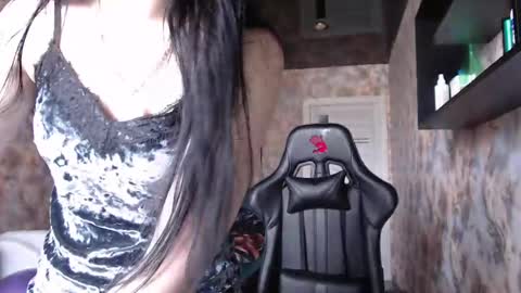 smile_cute_fox online show from 05-31-26, 03:04
