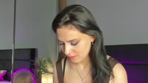 Bella online show from 11-14-25, 09:52