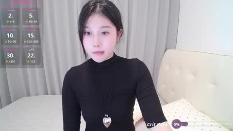 Snapshot of smileflowery chatting on 10-13-25, 07:30 winni online show from 10-13-25, 07:30
