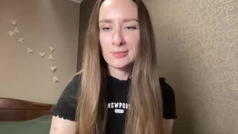 smilequeen_ online show from 10-16-25, 06:42