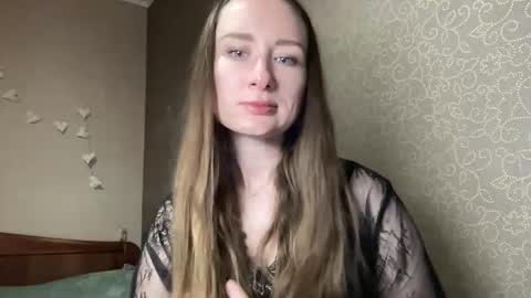 smilequeen_ online show from 10-23-25, 07:01