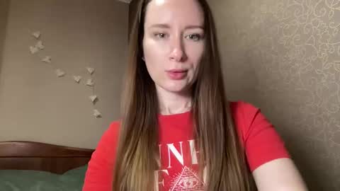 smilequeen_ online show from 10-29-25, 08:10